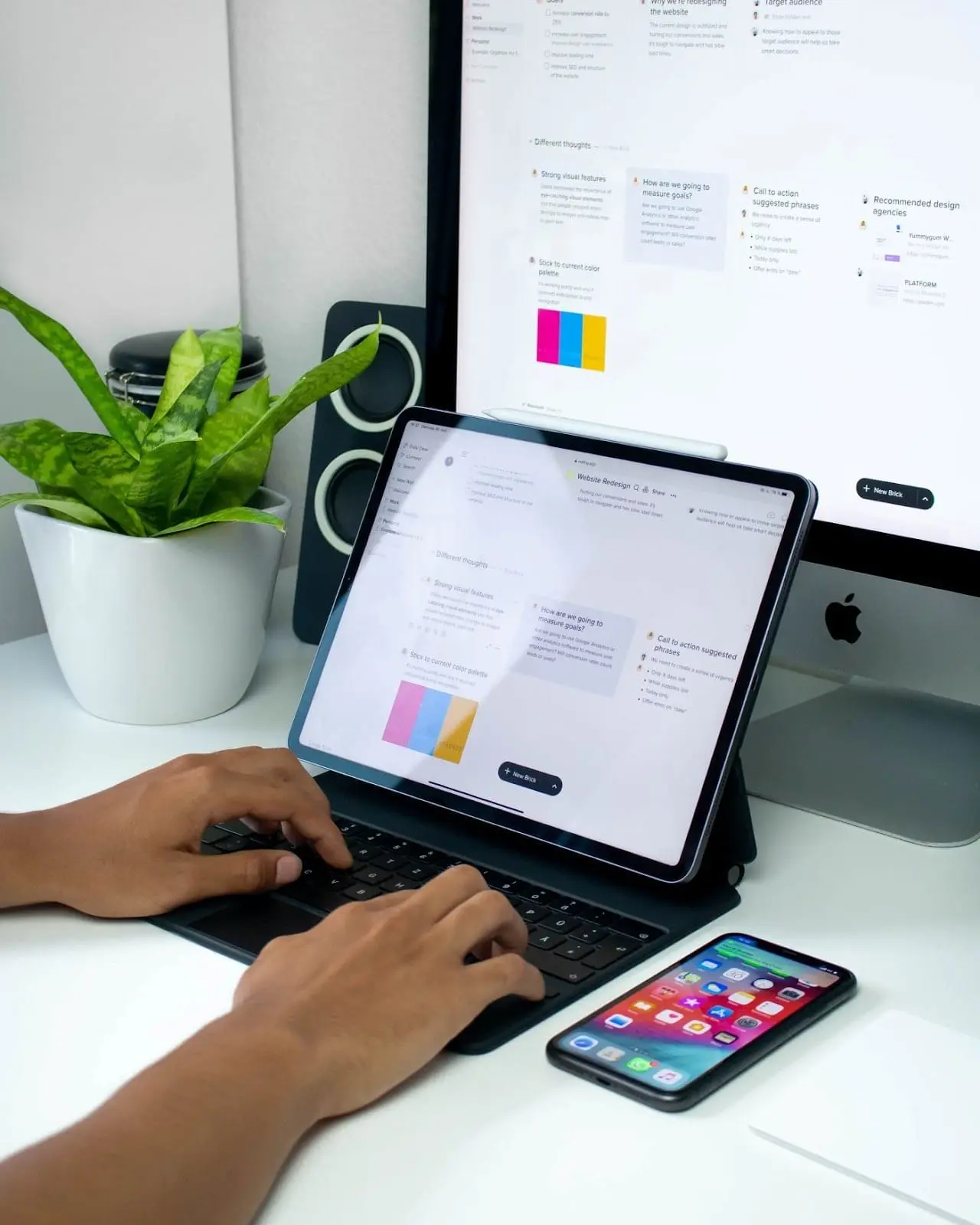 iPad współpracujący z MacBookiem